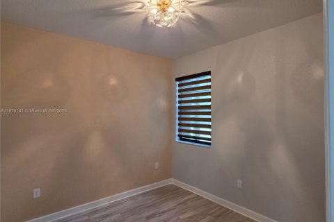 Снять в аренду таунхаус в Хомстед, Флорида 3 спальни, 143.44м2, № 1922532 - фото 21