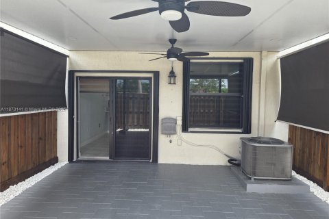 Снять в аренду таунхаус в Хомстед, Флорида 3 спальни, 143.44м2, № 1922532 - фото 13