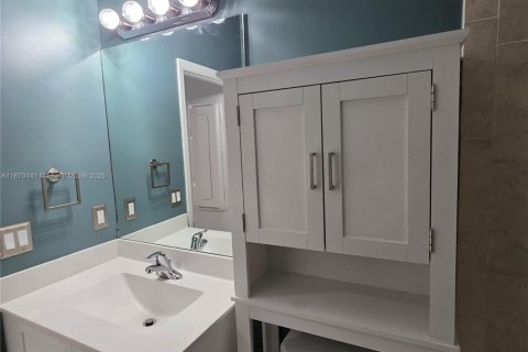 Снять в аренду таунхаус в Хомстед, Флорида 3 спальни, 143.44м2, № 1922532 - фото 23