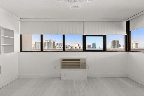 Condo in Orlando, Florida, 3 bedrooms № 2118626 - photo 23