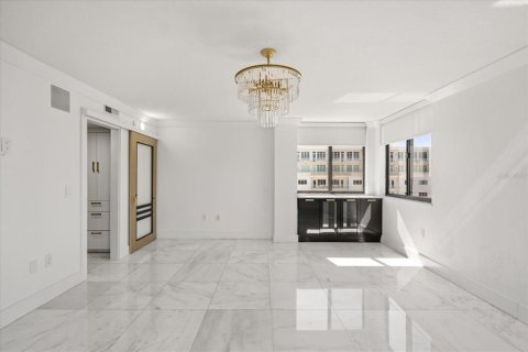 Condo in Orlando, Florida, 3 bedrooms № 2118626 - photo 10