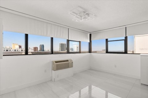 Condo in Orlando, Florida, 3 bedrooms № 2118626 - photo 22
