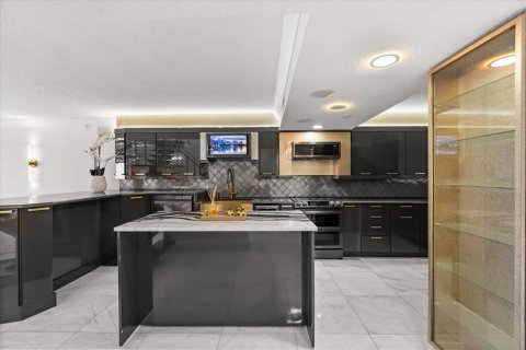 Condo in Orlando, Florida, 3 bedrooms № 2118626 - photo 16