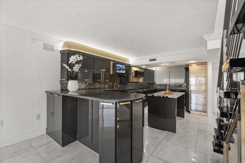 Condo in Orlando, Florida, 3 bedrooms № 2118626 - photo 19