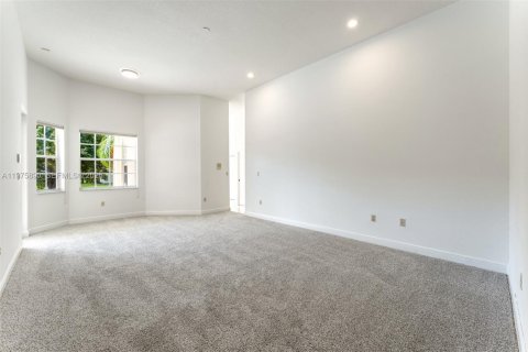 Купить виллу или дом в Пайнкрест, Флорида 5 спален, 446.02м2, № 2049521 - фото 10