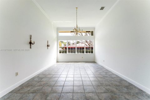 Купить виллу или дом в Пайнкрест, Флорида 5 спален, 446.02м2, № 2049521 - фото 5