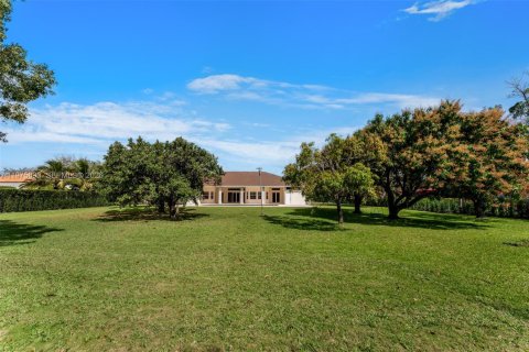 Купить виллу или дом в Пайнкрест, Флорида 5 спален, 446.02м2, № 2049521 - фото 19