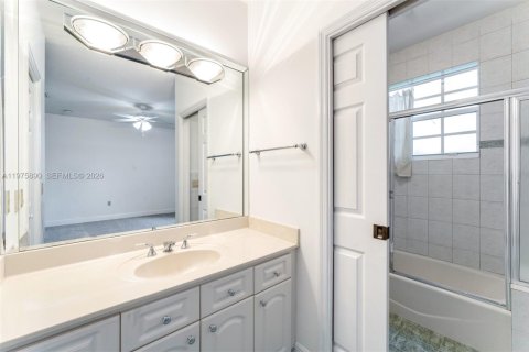 Купить виллу или дом в Пайнкрест, Флорида 5 спален, 446.02м2, № 2049521 - фото 13