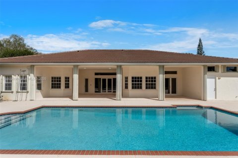 Купить виллу или дом в Пайнкрест, Флорида 5 спален, 446.02м2, № 2049521 - фото 17