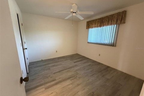 Condo in Englewood, Florida, 2 bedrooms  № 2280627 - photo 14
