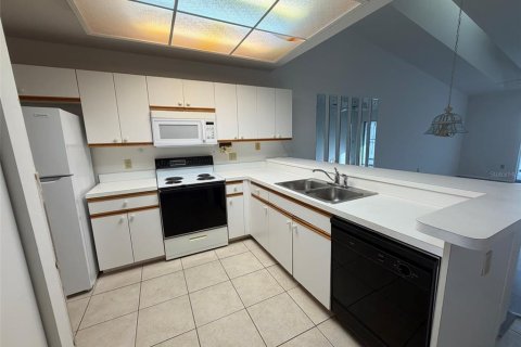 Condo in Englewood, Florida, 2 bedrooms  № 2280627 - photo 6