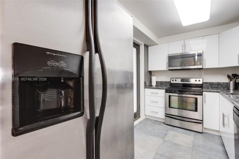 Condominio en alquiler en Hallandale Beach, Florida, 1 dormitorio, 82.4 m2 № 2058056 - foto 6