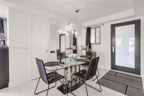 Condominio en alquiler en Hallandale Beach, Florida, 1 dormitorio, 82.4 m2 № 2058056 - foto 8