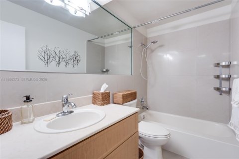 Condominio en alquiler en Hallandale Beach, Florida, 1 dormitorio, 82.4 m2 № 2058056 - foto 14