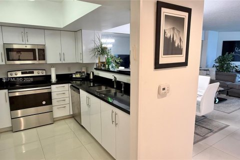 Copropriété à vendre à Sunny Isles Beach, Floride: 1 chambre, 89.19 m2 № 2073200 - photo 5