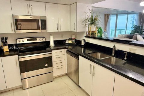 Copropriété à vendre à Sunny Isles Beach, Floride: 1 chambre, 89.19 m2 № 2073200 - photo 7