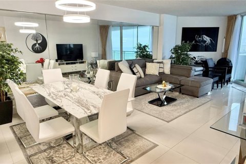 Copropriété à vendre à Sunny Isles Beach, Floride: 1 chambre, 89.19 m2 № 2073200 - photo 12