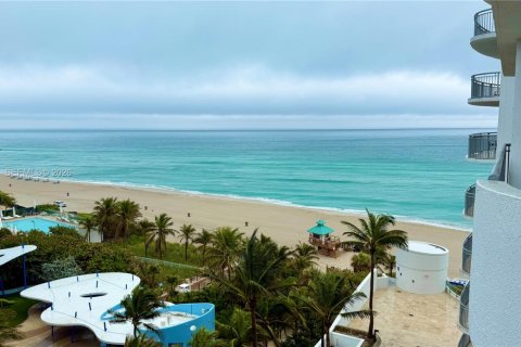 Copropriété à vendre à Sunny Isles Beach, Floride: 1 chambre, 89.19 m2 № 2073200 - photo 20
