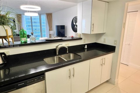 Copropriété à vendre à Sunny Isles Beach, Floride: 1 chambre, 89.19 m2 № 2073200 - photo 9
