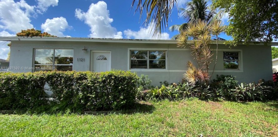 House in Miami, Florida 3 bedrooms, 94.02 sq.m. № 1948858
