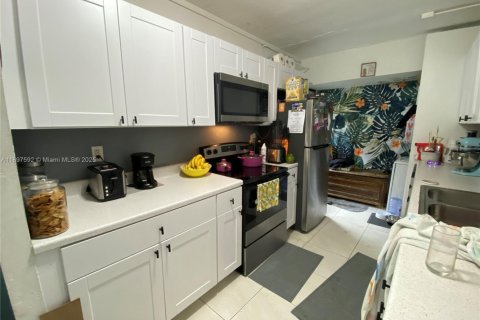 House in Miami, Florida 3 bedrooms, 94.02 sq.m. № 1948858 - photo 5