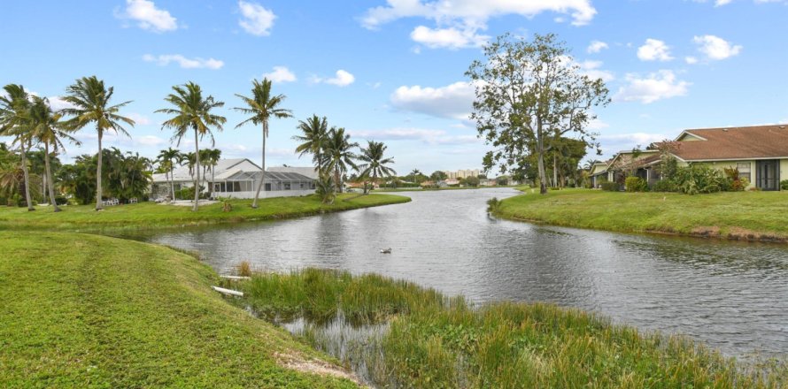 Townhouse in West Palm Beach, Florida 3 bedrooms, 117.34 sq.m. № 1009648