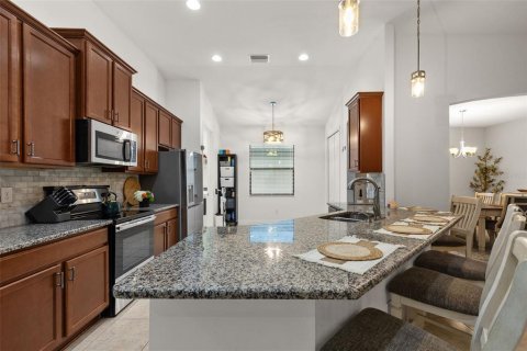 House in Seffner, Florida 4 bedrooms, 178.47 sq.m. № 2117818 - photo 4
