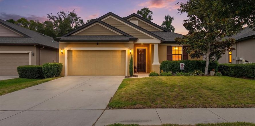 House in Seffner, Florida 4 bedrooms, 178.47 sq.m. № 2117818