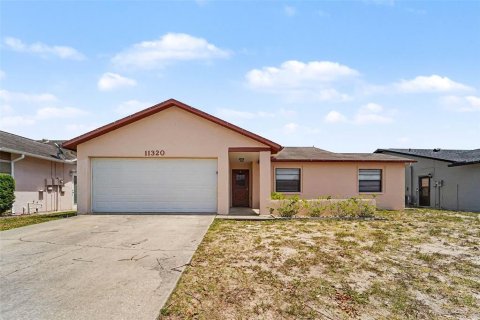 House in Port Richey, Florida 3 bedrooms, 132.57 sq.m. № 2197059