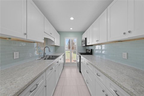 House in West Melbourne, Florida 2 bedrooms, 113.81 sq.m. № 2229947 - photo 27