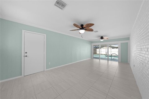 House in West Melbourne, Florida 2 bedrooms, 113.81 sq.m. № 2229947 - photo 7