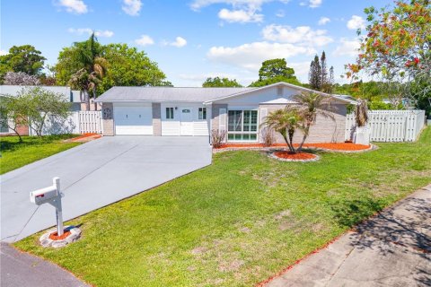House in West Melbourne, Florida 2 bedrooms, 113.81 sq.m. № 2229947