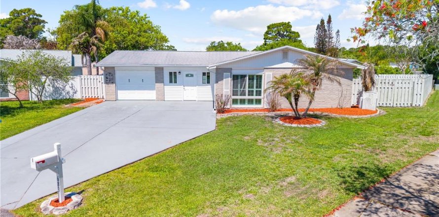 House in West Melbourne, Florida 2 bedrooms, 113.81 sq.m. № 2229947