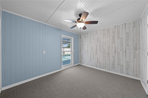 House in West Melbourne, Florida 2 bedrooms, 113.81 sq.m. № 2229947 - photo 9