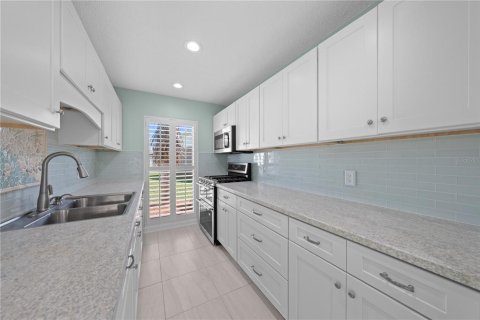 House in West Melbourne, Florida 2 bedrooms, 113.81 sq.m. № 2229947 - photo 30