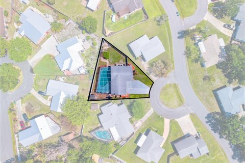 House in West Melbourne, Florida 2 bedrooms, 113.81 sq.m. № 2229947 - photo 4