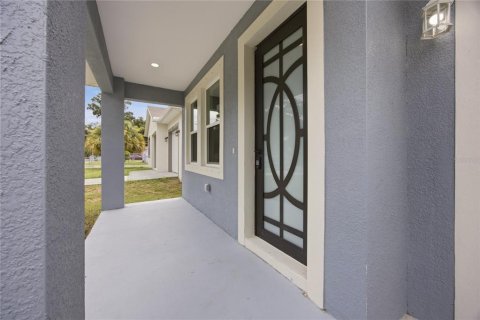 Casa en venta en Tampa, Florida, 4 dormitorios, 137.96 m2 № 2425840 - foto 4