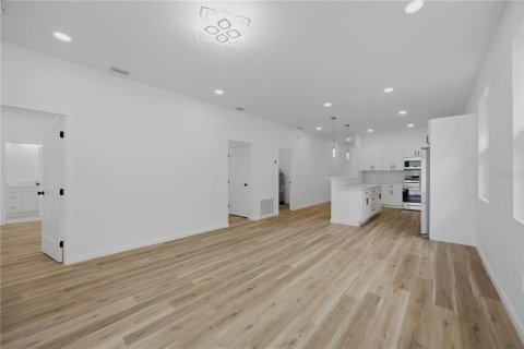 Casa en venta en Tampa, Florida, 4 dormitorios, 137.96 m2 № 2425840 - foto 15