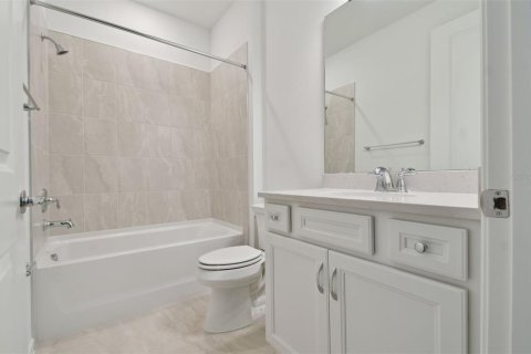 House in Parrish, Florida 2 bedrooms, 136.66 sq.m. № 1569349 - photo 18