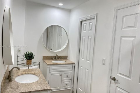 Copropriété à louer à Coconut Creek, Floride: 1 chambre, 66.7 m2 № 1976897 - photo 9