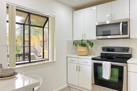 Copropriété à louer à Coconut Creek, Floride: 1 chambre, 66.7 m2 № 1976897 - photo 2