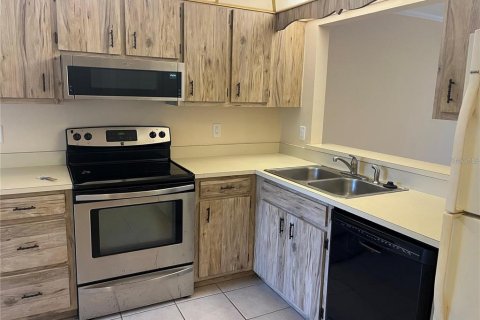 Copropriété à louer à Winter Springs, Floride: 2 chambres, 105.17 m2 № 2433227 - photo 3