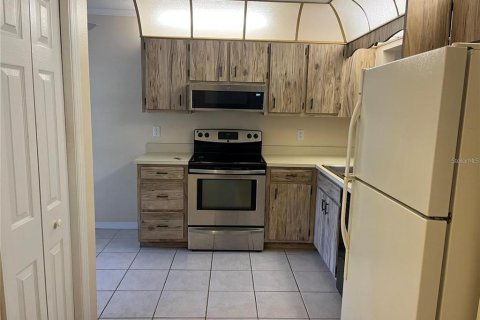 Copropriété à louer à Winter Springs, Floride: 2 chambres, 105.17 m2 № 2433227 - photo 2
