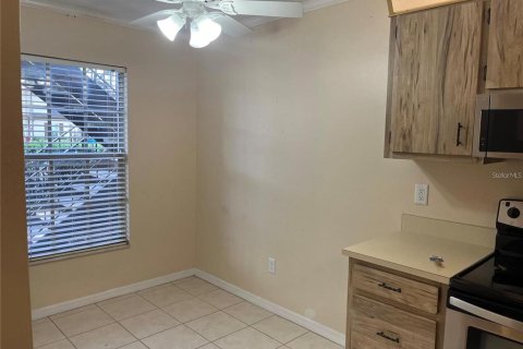 Copropriété à louer à Winter Springs, Floride: 2 chambres, 105.17 m2 № 2433227 - photo 4