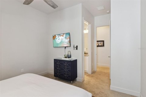House in Four Corners, Florida 7 bedrooms, 365.85 sq.m. № 2108146 - photo 28