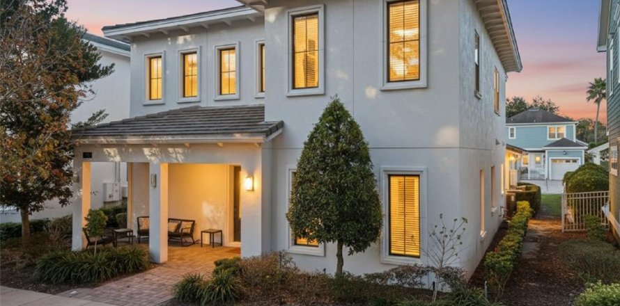 House in Four Corners, Florida 7 bedrooms, 365.85 sq.m. № 2108146