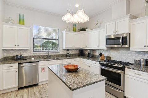 House in Four Corners, Florida 7 bedrooms, 365.85 sq.m. № 2108146 - photo 19
