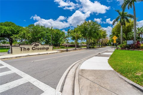 House in Miami, Florida 2 bedrooms, 108.97 sq.m. № 1800690 - photo 24
