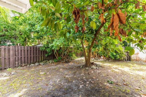 House in Miami, Florida 2 bedrooms, 108.97 sq.m. № 1800690 - photo 28