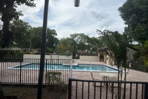 House in Miami, Florida 2 bedrooms, 108.97 sq.m. № 1800690 - photo 4